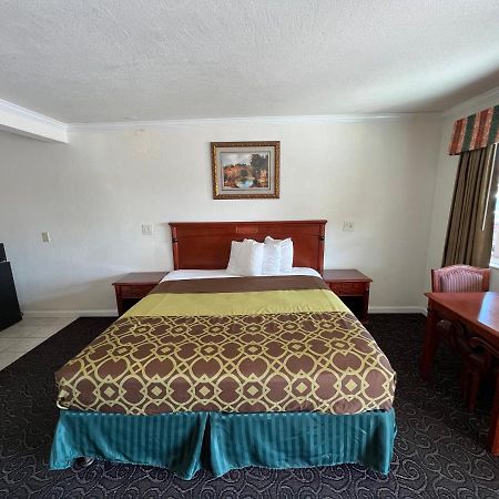 Americas Best Value Inn Hanford Exterior foto