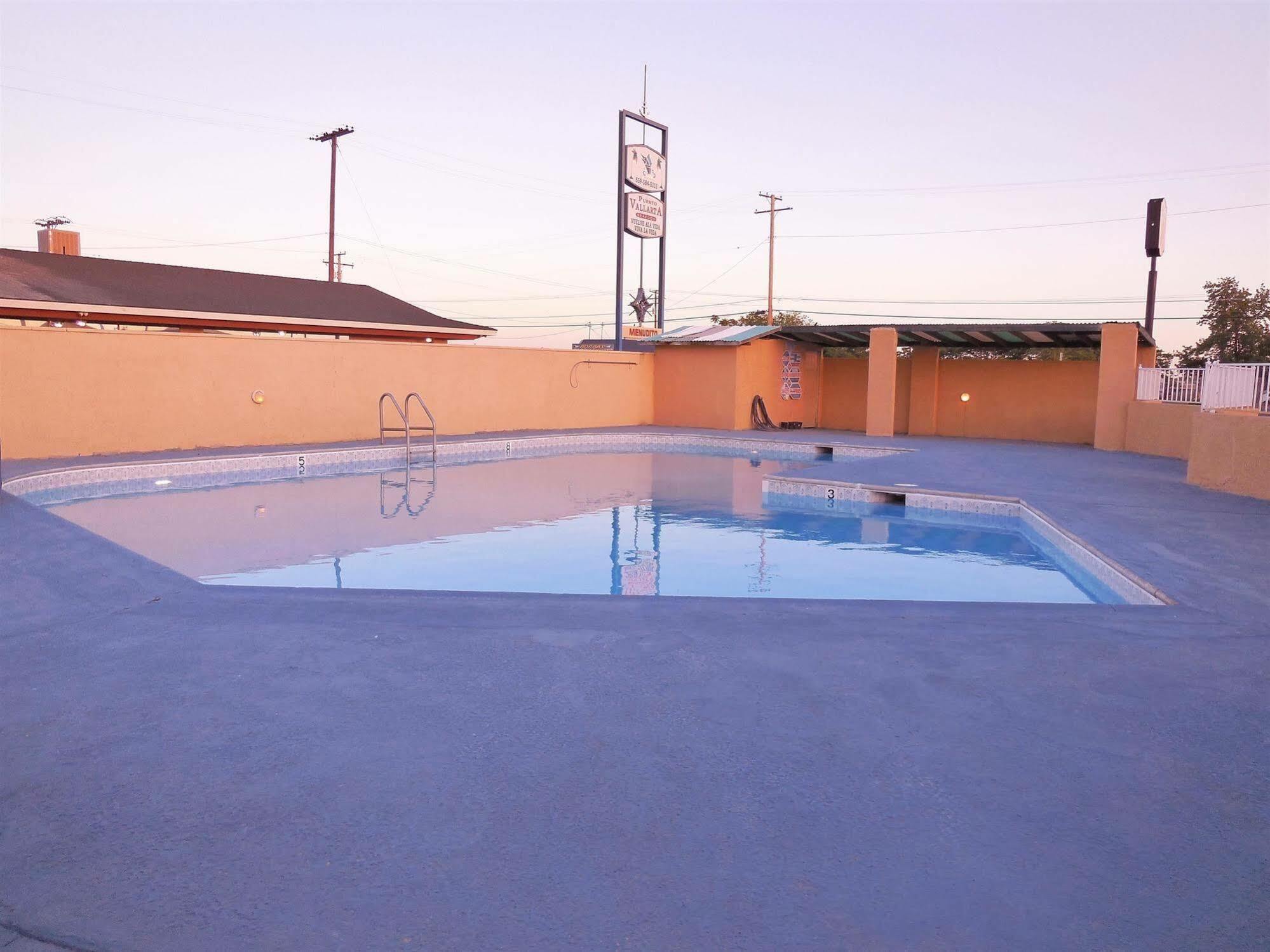 Americas Best Value Inn Hanford Exterior foto